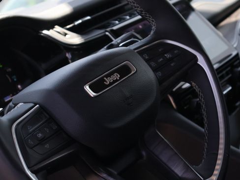 Used 2024 Jeep Grand Cherokee Limited 4xe AWD/4WD image 24