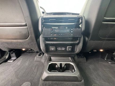 Used 2022 Jeep Wagoneer Series III w/ Premium Group I AWD/4WD image 34