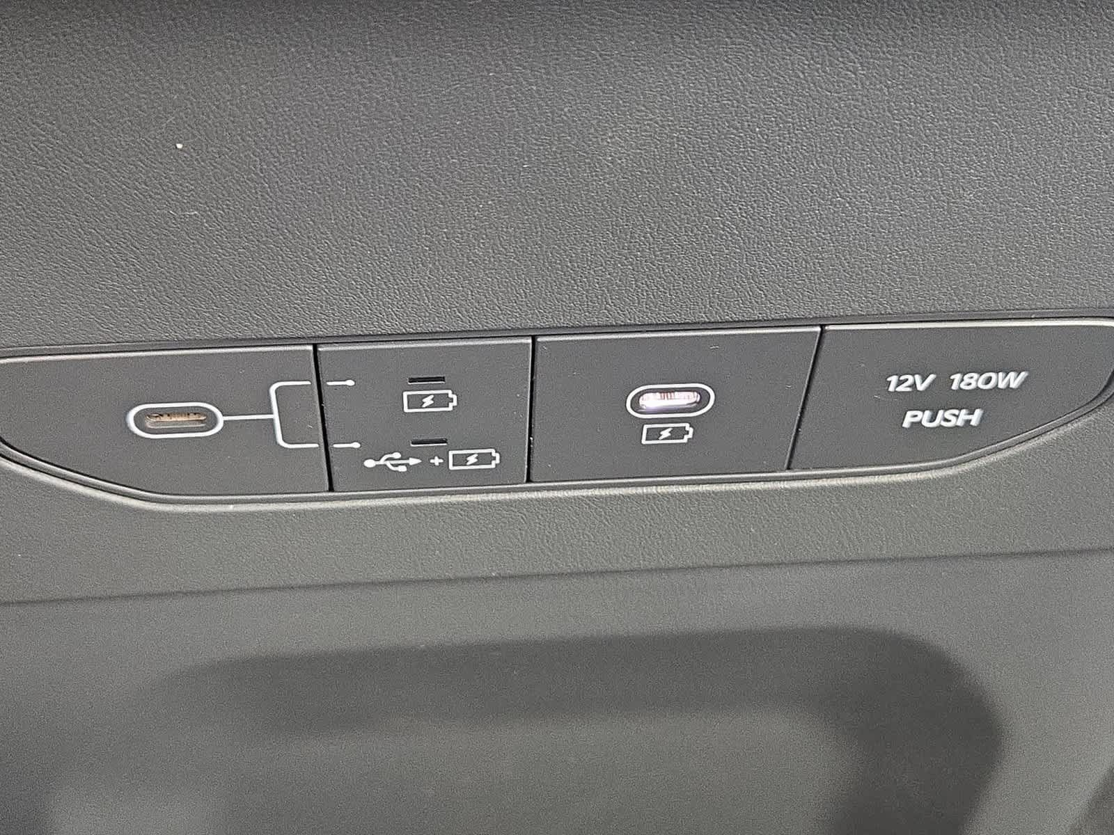 Used 2024 Kia EV9 Light Long Range RWD image 28