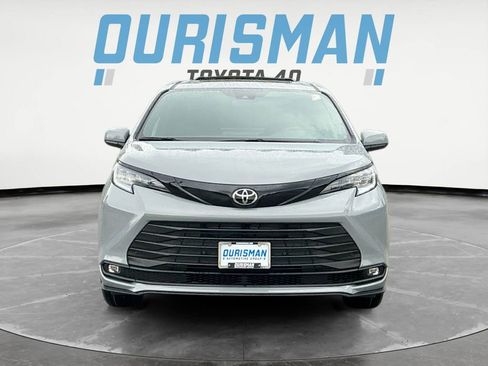 New 2026 Toyota Sienna XLE Woodland Edition image 2