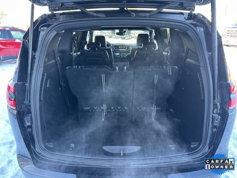 Used 2025 Chrysler Pacifica Select image 44