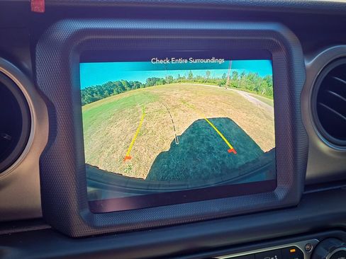 Used 2021 Jeep Wrangler Unlimited Sport AWD/4WD image 23
