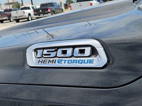 Used 2022 RAM 1500 Big Horn AWD/4WD image 14
