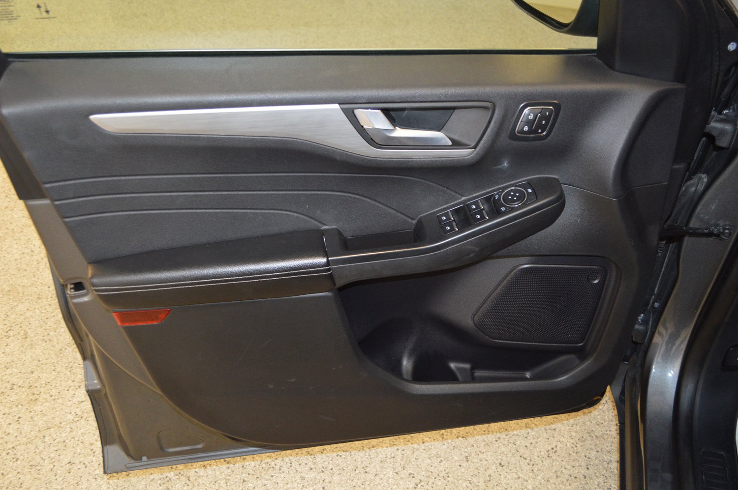 Used 2024 Ford Escape Platinum AWD/4WD image 14