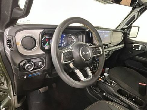 Used 2024 Jeep Wrangler Unlimited Sahara w/ Technology Group AWD/4WD image 13