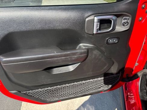 Used 2021 Jeep Gladiator Sport AWD/4WD image 10