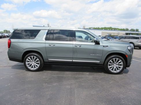 Certified 2023 GMC Yukon XL Denali w/ Denali Reserve Package AWD/4WD image 4