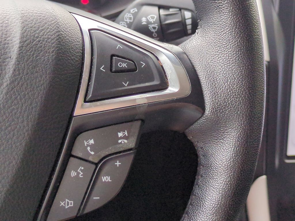 Used 2024 Ford Edge SEL AWD/4WD image 28