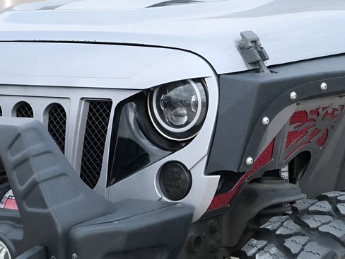 Used 2016 Jeep Wrangler Unlimited Sport w/ Connectivity Group AWD/4WD image 38