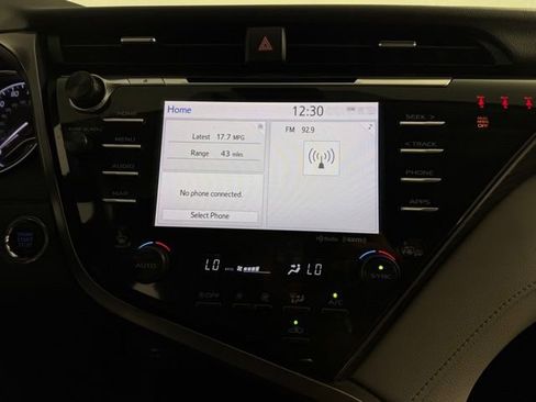Used 2019 Toyota Camry XLE FWD image 17