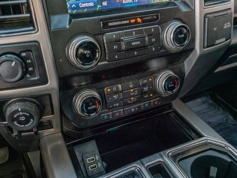 Used 2019 Ford F150 Platinum w/ Equipment Group 701A Luxury image 30