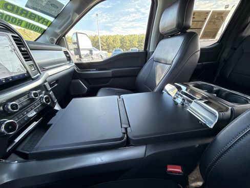 Certified 2022 Ford F150 Lariat w/ Equipment Group 502A High image 31