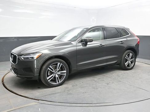 Used 2019 Volvo XC60 T6 Momentum w/ Multimedia Package AWD/4WD image 3