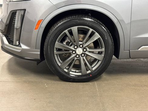 Used 2022 Cadillac XT6 Premium Luxury AWD/4WD image 11