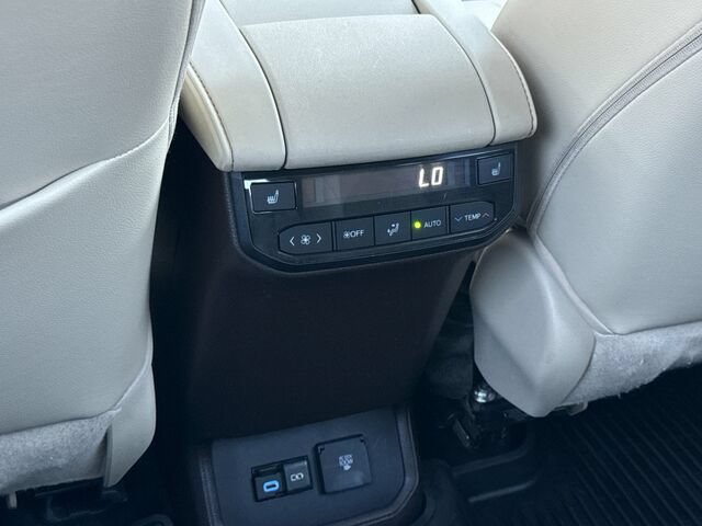Used 2022 Toyota Highlander Platinum AWD/4WD image 14