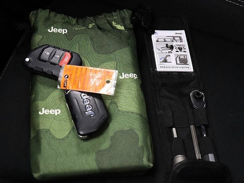 Used 2021 Jeep Wrangler Unlimited Sport AWD/4WD image 41