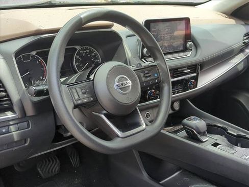 Used 2021 Nissan Rogue SV FWD image 9