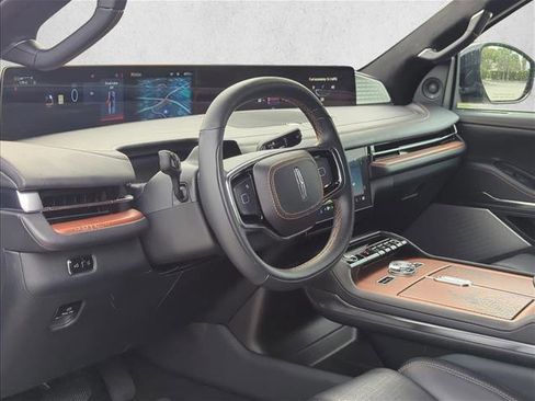 Used 2025 Lincoln Navigator L Black Label image 8