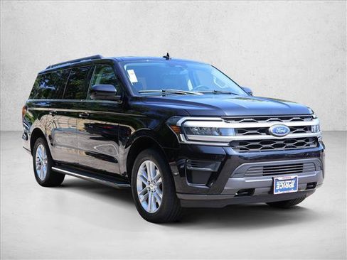 Used 2022 Ford Expedition Max XLT AWD/4WD image 3