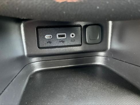 Used 2024 Chevrolet Equinox LT image 31