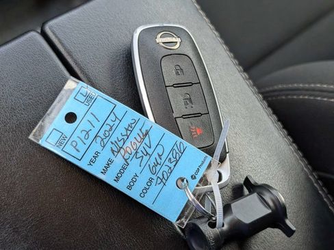 Used 2024 Nissan Rogue S FWD image 22