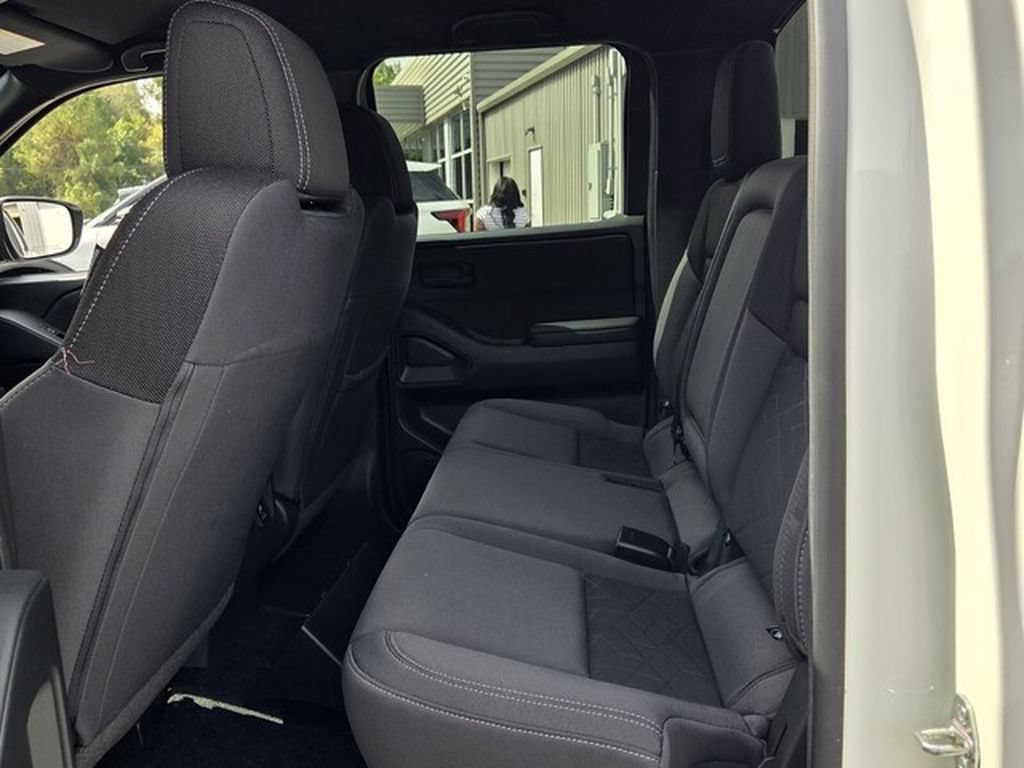Used 2026 Nissan Frontier SV w/ SV Convenience Package RWD image 7
