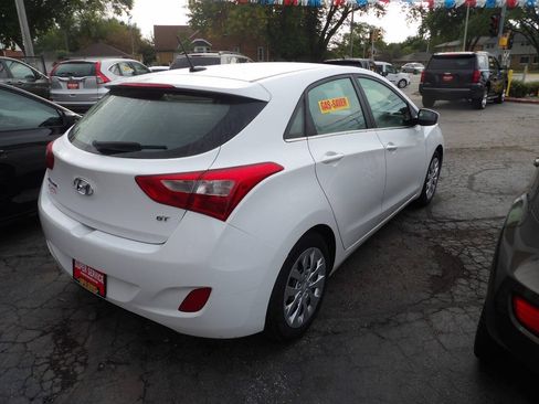 Used 2016 Hyundai Elantra GT FWD image 4