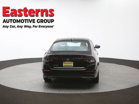 Used 2025 Honda Accord SE image 37