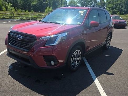 Used 2023 Subaru Forester Premium AWD/4WD image 1