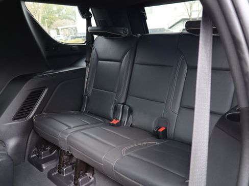 Used 2022 GMC Yukon SLT w/ SLT Premium Package image 39