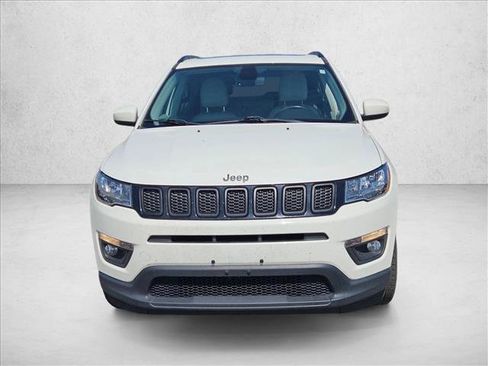 Used 2018 Jeep Compass Latitude w/ Popular Equipment Group FWD image 2