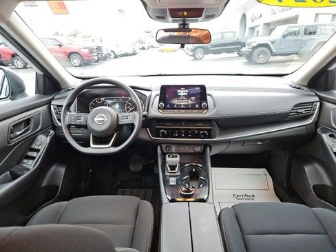 Used 2024 Nissan Rogue S image 19