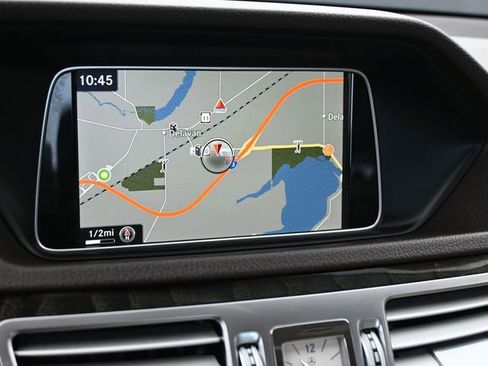 Used 2016 Mercedes-Benz E 350 4MATIC Sedan image 23