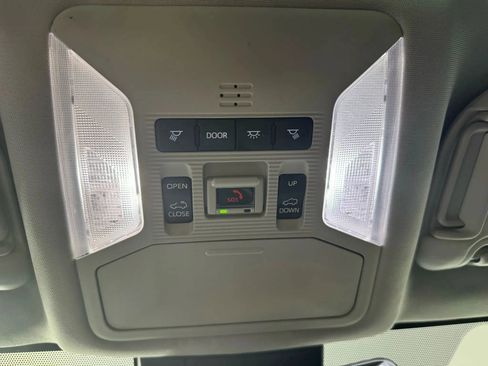 Used 2025 Toyota RAV4 Limited FWD image 24