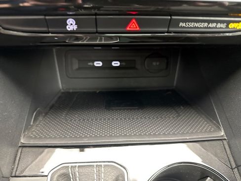 Used 2023 Volkswagen Atlas SE AWD/4WD image 16
