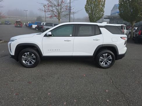 New 2025 Chevrolet Equinox LT image 3