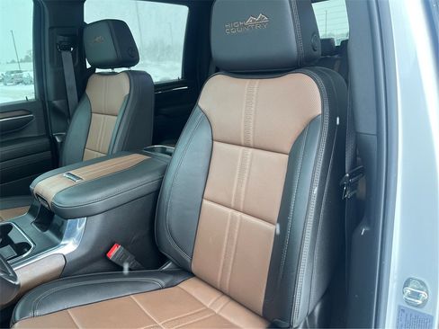 Used 2024 Chevrolet Silverado 2500 High Country w/ Technology Package image 40