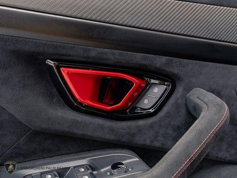 Used 2023 Lamborghini Urus Performante AWD/4WD image 22