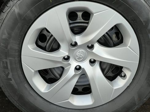 Used 2023 Toyota RAV4 LE image 6