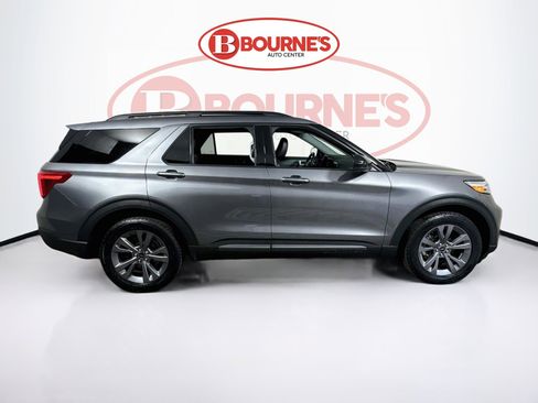 Used 2022 Ford Explorer XLT w/ Equipment Group 202A AWD/4WD image 11