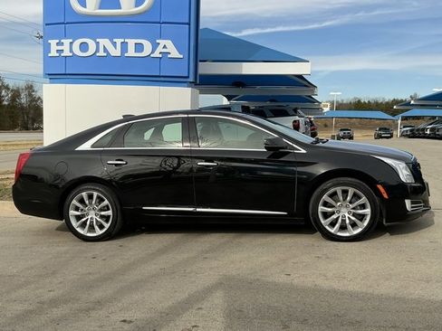 Used 2016 Cadillac XTS Luxury image 2