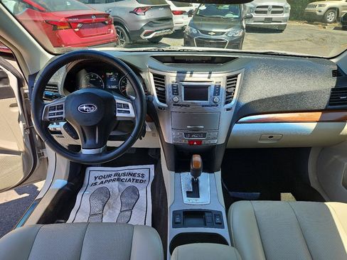 Used 2013 Subaru Outback 2.5i Limited w/ Moonroof Pkg AWD/4WD image 23