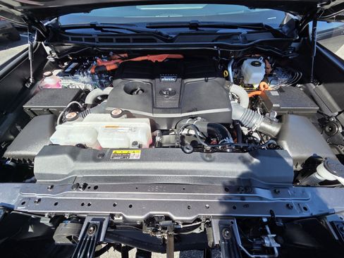 Certified 2024 Toyota Sequoia Platinum image 30