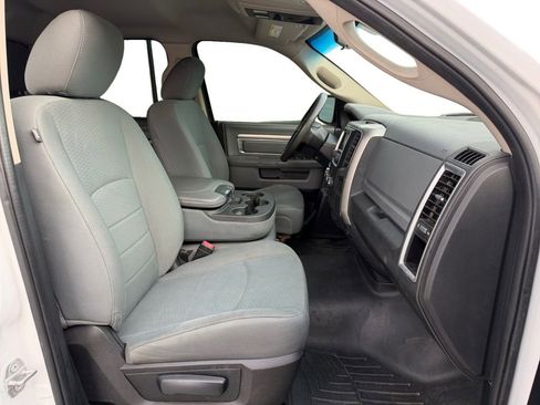 Used 2017 RAM 1500 Classic SLT AWD/4WD image 18
