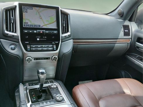 Used 2016 Toyota Land Cruiser AWD/4WD image 11