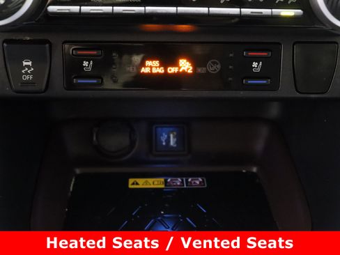 Used 2024 Toyota RAV4 Limited image 21