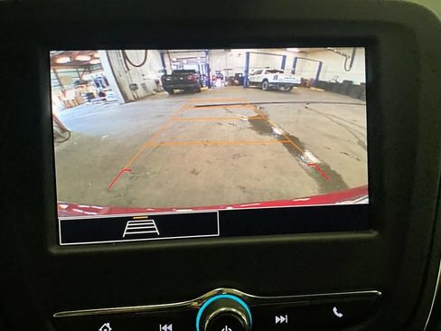 Used 2024 Chevrolet Equinox LT AWD/4WD image 3