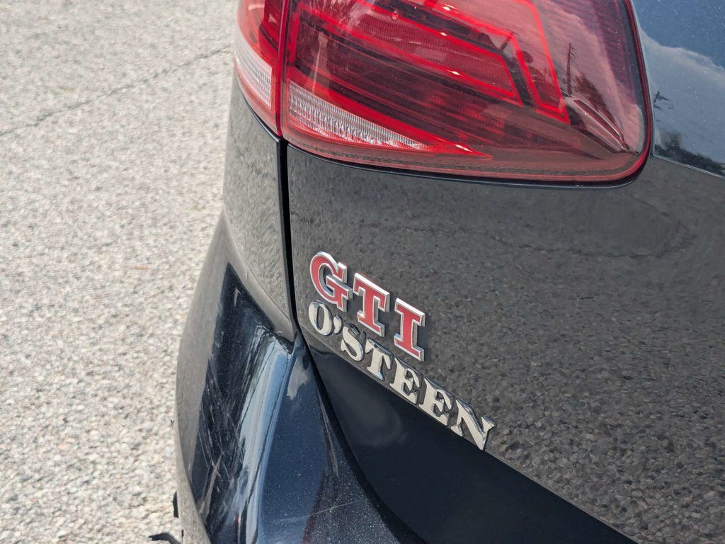 Used 2020 Volkswagen GTI SE FWD image 16