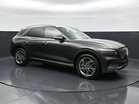 Used 2025 Genesis GV70 2.5T AWD/4WD image 3