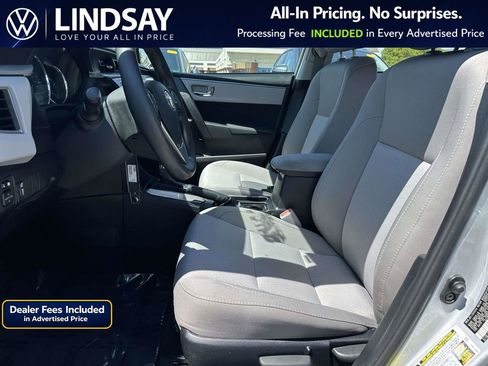 Used 2015 Toyota Corolla LE FWD image 11